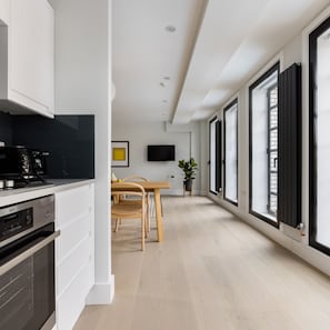 2 bedrooms - Vibrant Leicester Square 2BR - Netflix Nespresso (London)