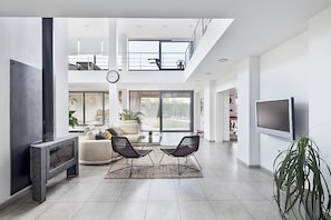 4 bedrooms