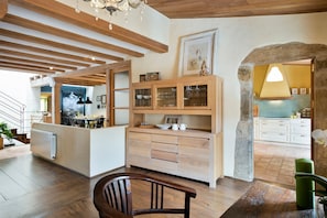 5 bedrooms