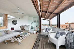 5 bedrooms