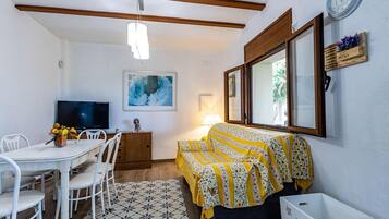 5 bedrooms