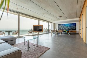 9 bedrooms, Internet