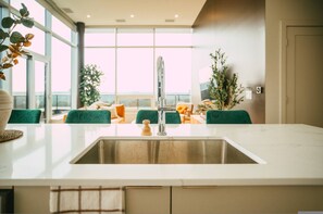 Apartment | 2 bedrooms - 901 (Halifax)