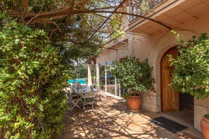 8 bedrooms, Internet