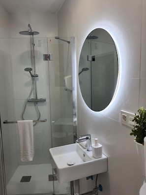 Maison, fumeur | 4 chambres
