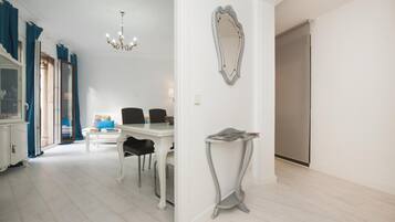 Apartment | 4 bedrooms, Internet