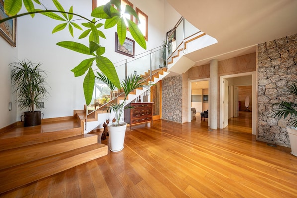 5 bedrooms, Internet