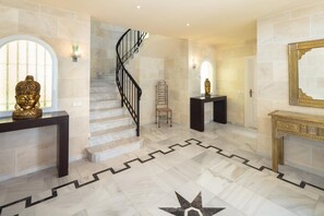 Villa | 6 bedrooms, Internet