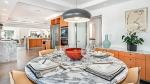 Villa | 5 bedrooms - Contemporary Golf Villa Las Brisas Nueva Andalucia (Marbella)