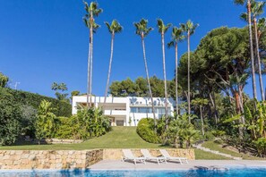 Villa | 6 bedrooms - Magnificent Recently Built Villa Pax 12 sea View Golden Mile Marbella (Marbella)