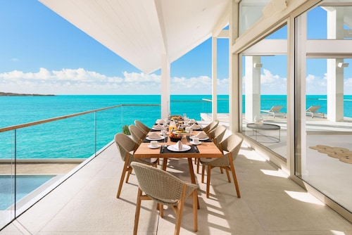 La Mer Villa South Oceanfront Luxury on Sapodilla Bay