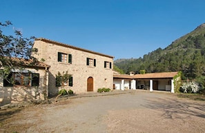 4 bedrooms