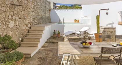 Casa Campomar by Vida Villas