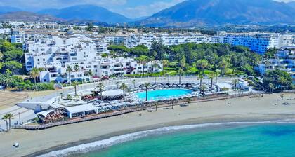 Amazing Beachfront Villa Heated Pool Marbella