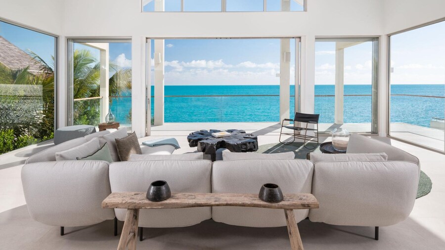 La Mer Villa West Luxury Oceanfront on Sapodilla Bay