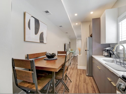 Comfy Bright Peaceful 1BR - Minutes to NYC