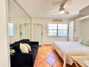 1 bedroom - Beach Lover s Studio Apartment in Hollywood FL (Hollywood)
