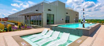 Prime Metro Proximity Condo at Clarendon