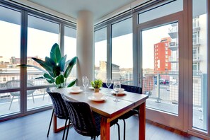 Apartment | 2 bedrooms - Prime Metro Proximity Condo at Clarendon (Arlington)