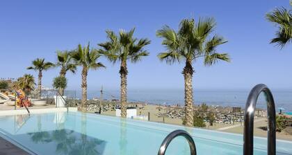 Stylish Luxury Suite With Terrace in Higueron