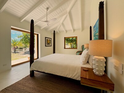 La Marea With 3 Bedrooms and 3 Bathrooms