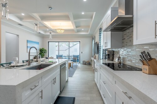 Seas - Naples - 795 108th Ave N
