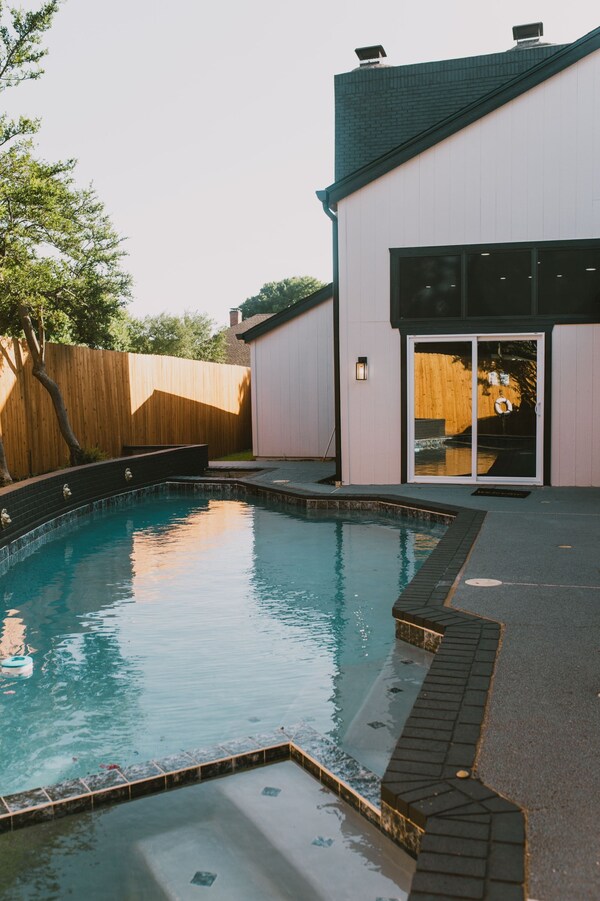 Misha: 6443 Redpine Road, Dallas - Dallas, TX