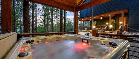 Outdoor spa tub