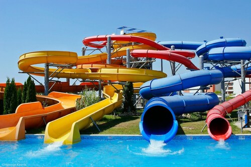 Prime Location Apartment With Seaviews