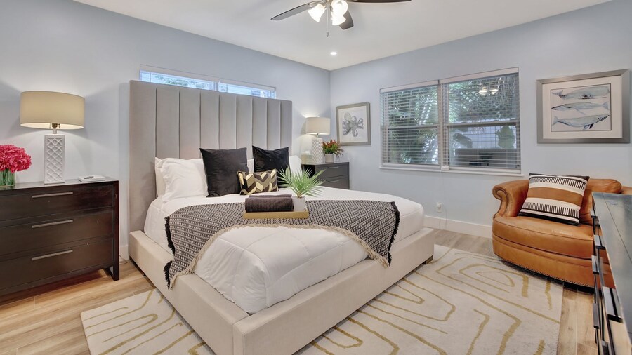 Seabreeze - 6BR Pool and Steps to Beach