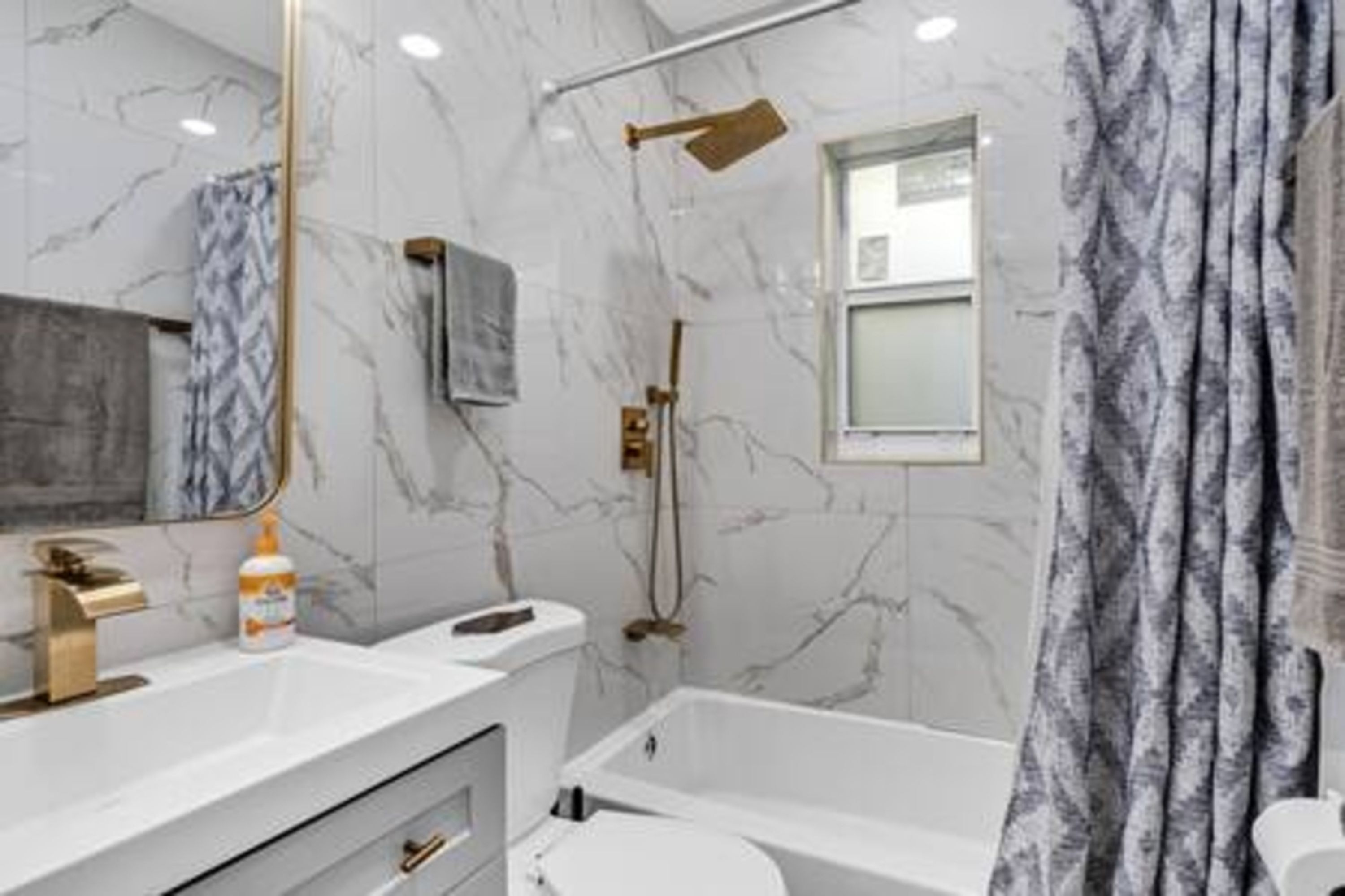 Apartment | Bathroom
