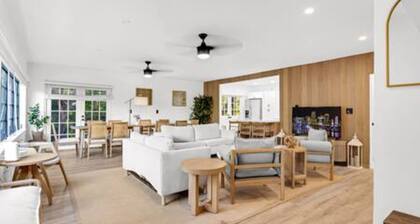 1720 Wa Kee 2A Luxurious 4BR 3BA Retreat in Coconut Grove w Pool