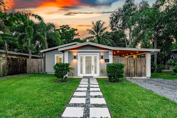 2 bedrooms - Zen Retreat - Sauna Pool Cold Plunge More (Fort Lauderdale)