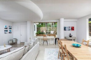 2 bedrooms - 1720 Wa Kee 1B 4 Queen Beds Sleep 8 Pool Parking Wi-fi Patio (Miami)