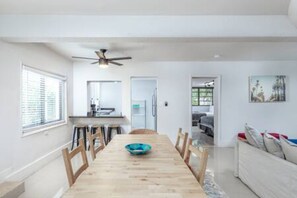 2 bedrooms - 1720 Wa Kee 1B 4 Queen Beds Sleep 8 Pool Parking Wi-fi Patio (Miami)