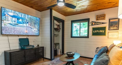 Moonrise Retreat With Spa Fire Pit 8 min to Town