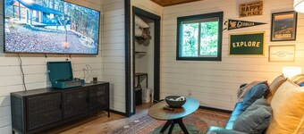 Moonrise Retreat With Spa Fire Pit 8 min to Town