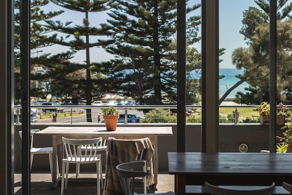 House | 3 bedrooms - Aquabelle Two - Beach Views for 6 (Melbourne)