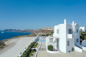 House, Smoking | Exterior