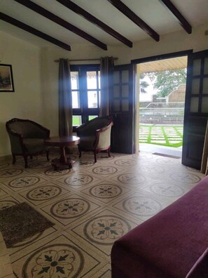 Desk, laptop workspace, rollaway beds, free WiFi