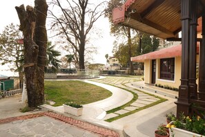 Front of property - Bliss & Co Manor Mussoorie (Mussoorie)