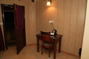 Habitación estándar | Escritorio, espacio para trabajar con laptop, camas extra y wifi gratis
