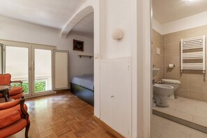 1 Schlafzimmer, Schreibtisch, Bügeleisen/Bügelbrett, WLAN