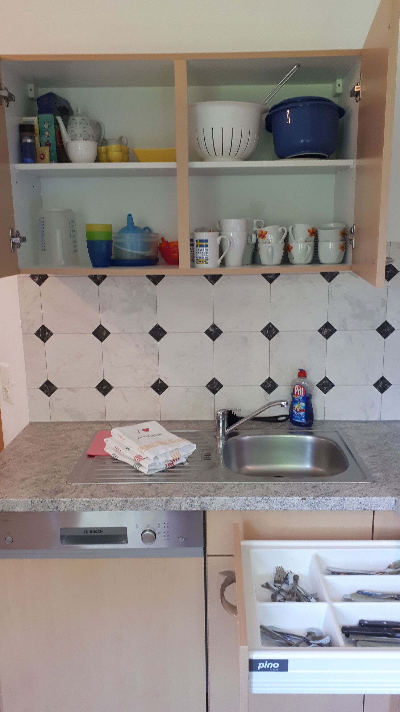 Kühlschrank, Ofen, Herdplatte, Geschirrspüler