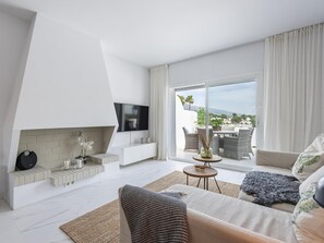 2 bedrooms - Contemporary new Apartment With 2 Terraces (Marbella)