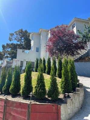 Enceinte de lâhĂ©bergement