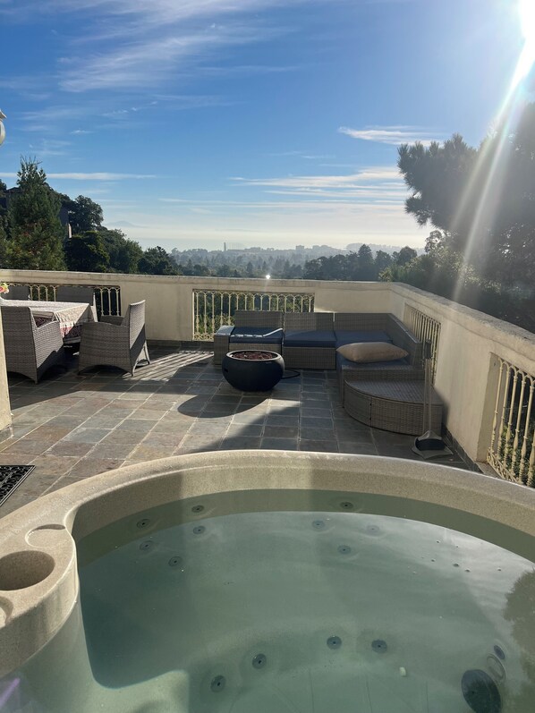 Bain à remous extérieur