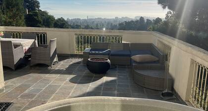 Tranquil Big and Bright 3-bedroom Burlingame Hills View Home