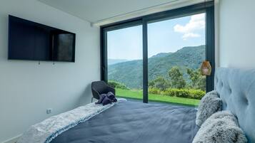 4 bedrooms, WiFi, bed sheets