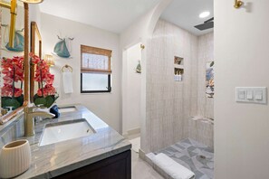 4 habitaciones y acceso a internet 
